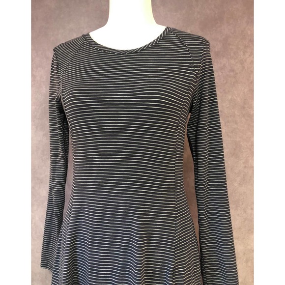 Toad& Co Windmere Dress - Picture 3 of 10